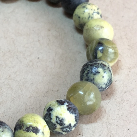 Jewelry - Beautiful 7” Gemstone Stretch Bracelet